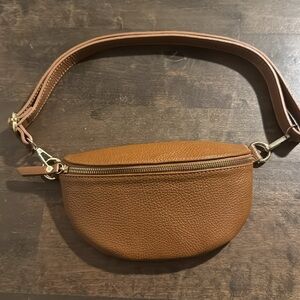 DIVA’s BAG Leather Fanny Bag brand New Tan & Gold Made in Italy